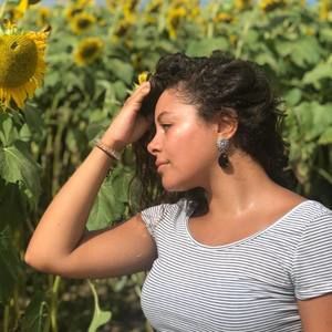 Meet your Posher, Aline